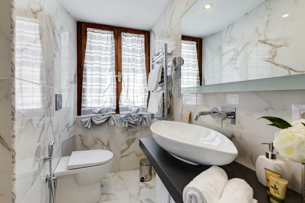 Trevi Private Suites By Premium Suites Collection Рим Екстериор снимка