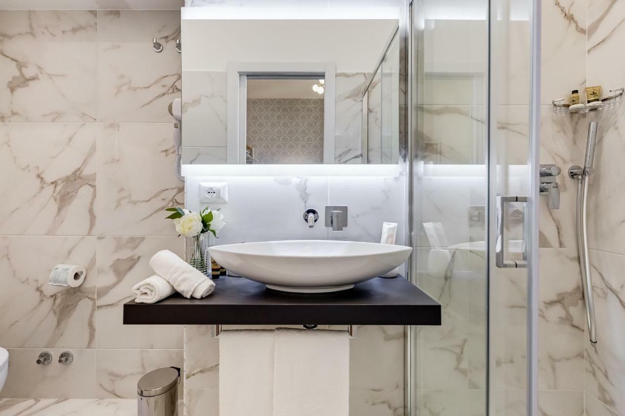 Trevi Private Suites By Premium Suites Collection Рим Екстериор снимка